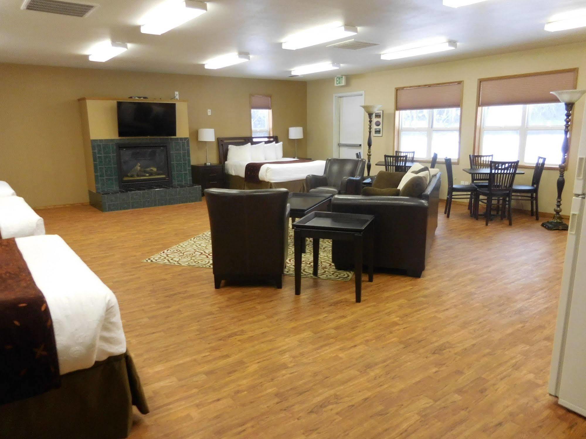 Cowlitz River Lodge باكوود المظهر الخارجي الصورة
