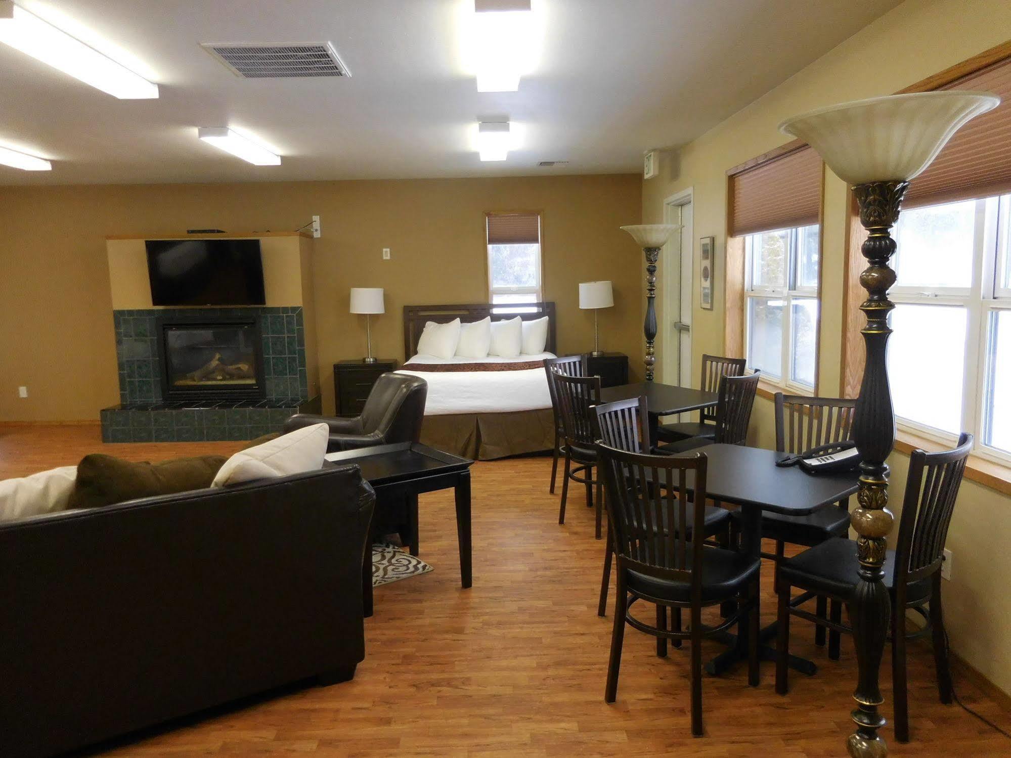 Cowlitz River Lodge باكوود المظهر الخارجي الصورة